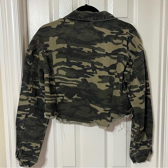 Le Lis Collection camouflage cropped jacket size small - Picture 2 of 3